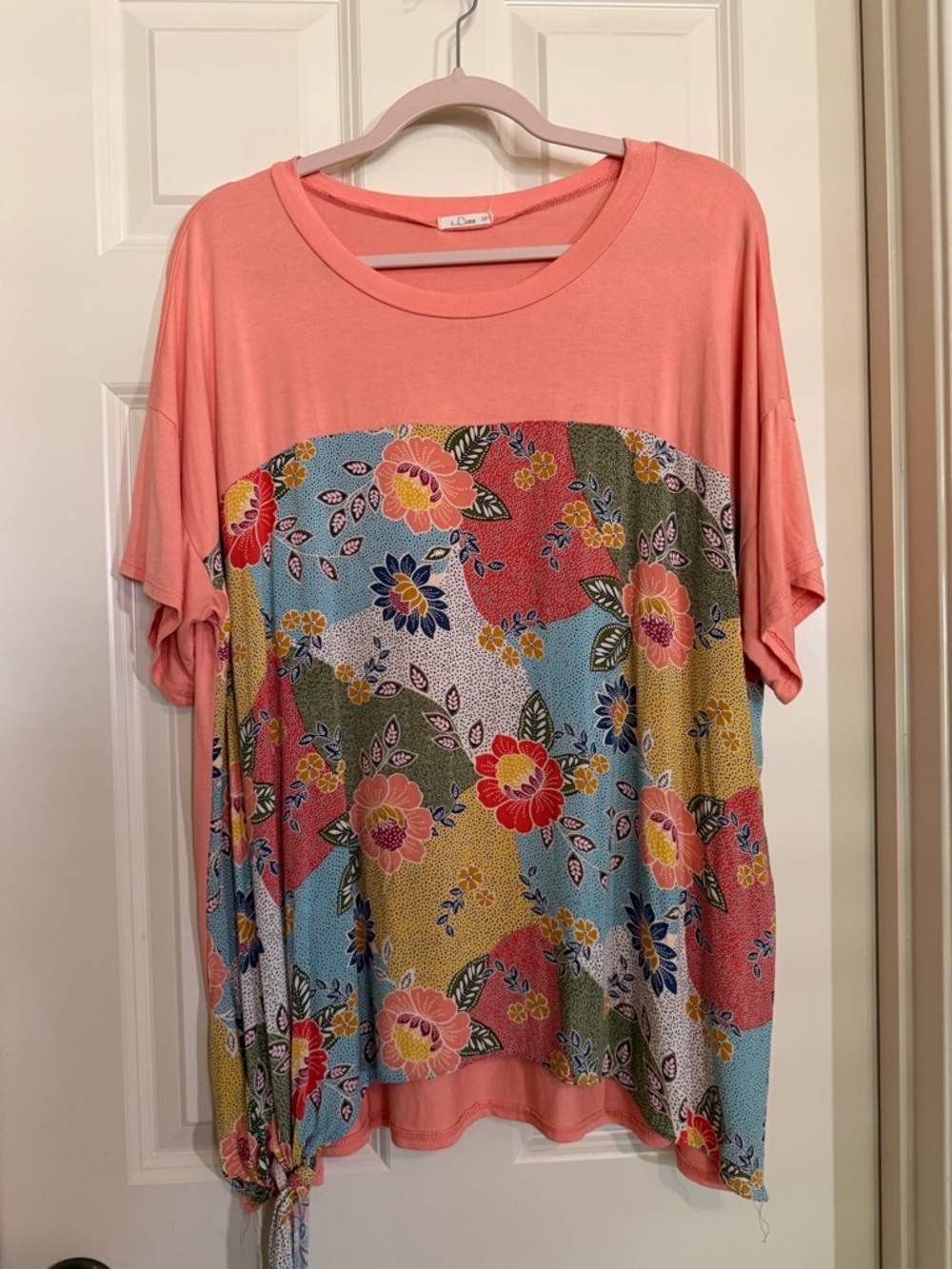 Coral Short Sleeve Tee with Floral Print and Tie Hem size 1X NWOT